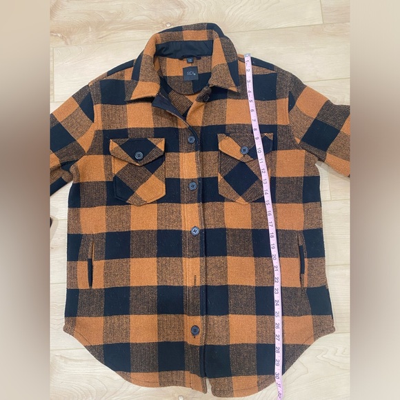 Plaid Jacket, oversized. Button down - Picture 7 of 10